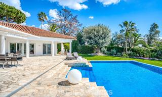 Amplia villa familiar de 4 dormitorios con vistas al mar en venta en una codiciada zona residencial en Marbella Este 777286 