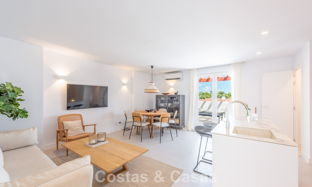 Ático dúplex renovado en venta a poca distancia de todos los servicios y Puerto Banús en Nueva Andalucía, Marbella 777372