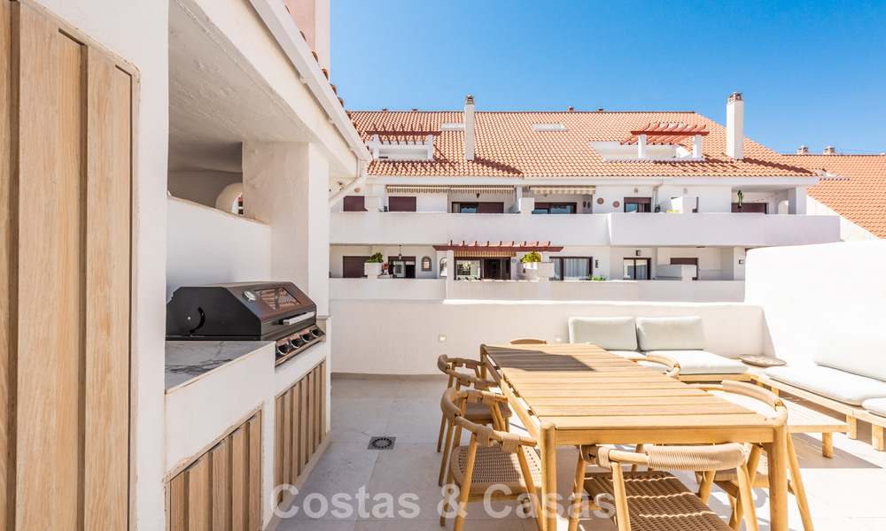 Ático dúplex renovado en venta a poca distancia de todos los servicios y Puerto Banús en Nueva Andalucía, Marbella 777380