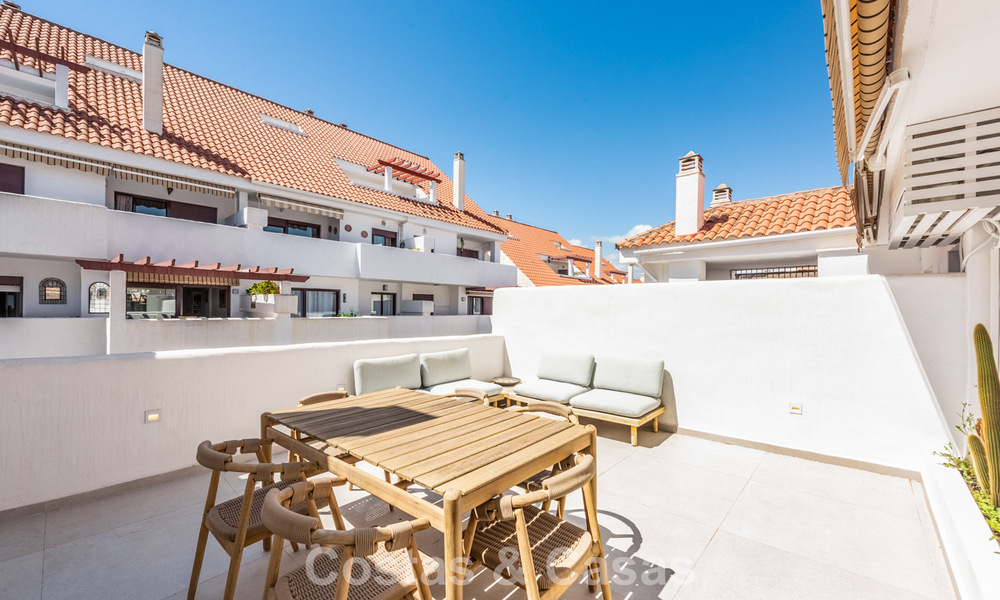 Ático dúplex renovado en venta a poca distancia de todos los servicios y Puerto Banús en Nueva Andalucía, Marbella 777381