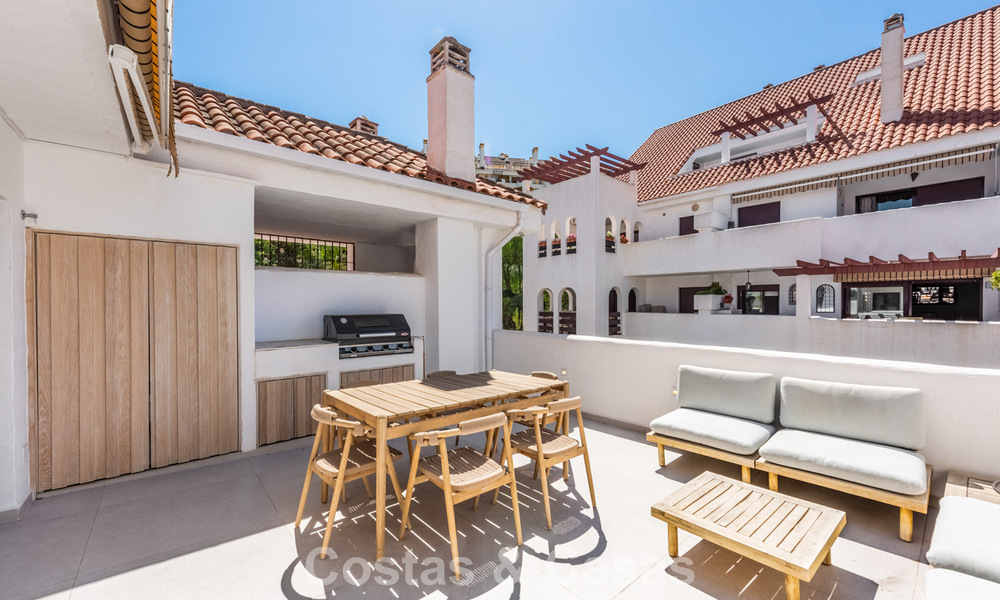 Ático dúplex renovado en venta a poca distancia de todos los servicios y Puerto Banús en Nueva Andalucía, Marbella 777383