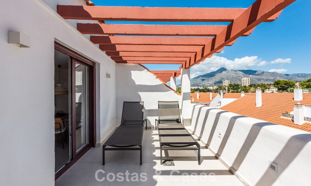 Ático dúplex renovado en venta a poca distancia de todos los servicios y Puerto Banús en Nueva Andalucía, Marbella 777386