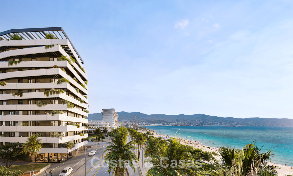 6 lujosos áticos dúplex con vistas abiertas al mar en venta directamente en el paseo marítimo de Málaga centro 777526