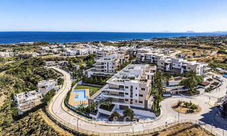 Proyecto de modernos apartamentos y villas adosadas en venta en la Nueva Milla de Oro entre Marbella y Estepona 777401