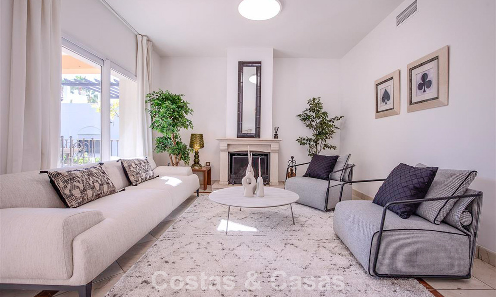 Villa mediterránea en venta a poca distancia de la playa y los servicios en Guadalmina Baja - San Pedro, Marbella 777480