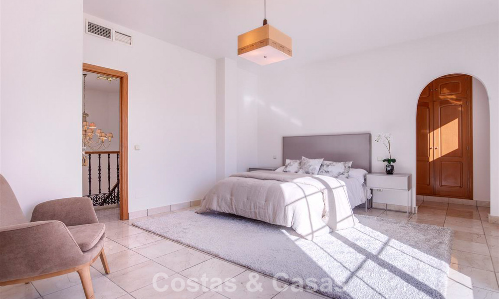 Villa mediterránea en venta a poca distancia de la playa y los servicios en Guadalmina Baja - San Pedro, Marbella 777494