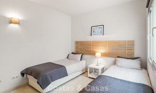 Apartamento con jardín en venta en un complejo exclusivo cerca de una gran laguna azul en la Costa del Sol 777443 