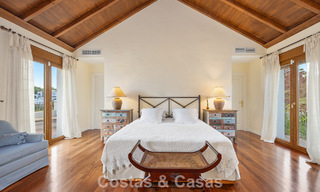 Espaciosa villa andaluza con vistas panorámicas al mar en venta en un resort de golf de cinco estrellas en Marbella - Benahavis 777456 