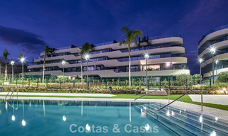 Ático listo para entrar a vivir con vistas al mar en venta en la Nueva Milla de Oro entre Marbella y Estepona 777584 