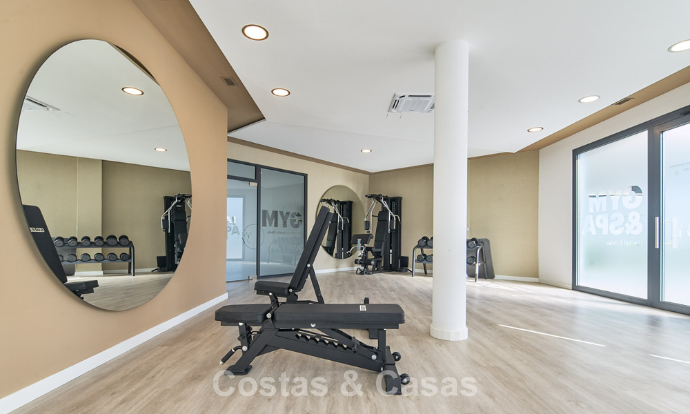 Ático listo para entrar a vivir con vistas al mar en venta en la Nueva Milla de Oro entre Marbella y Estepona 777590