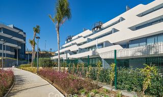 Ático listo para entrar a vivir con vistas al mar en venta en la Nueva Milla de Oro entre Marbella y Estepona 777607 