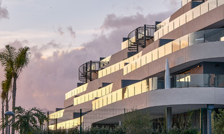 Ático listo para entrar a vivir con vistas al mar en venta en la Nueva Milla de Oro entre Marbella y Estepona 777625 