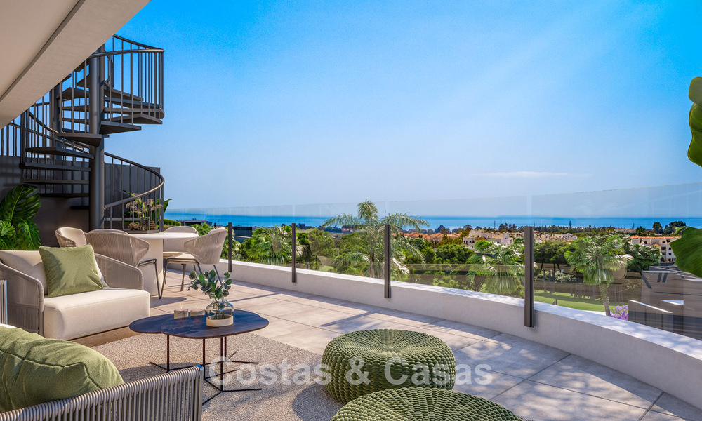Ático listo para entrar a vivir con vistas al mar en venta en la Nueva Milla de Oro entre Marbella y Estepona 777669