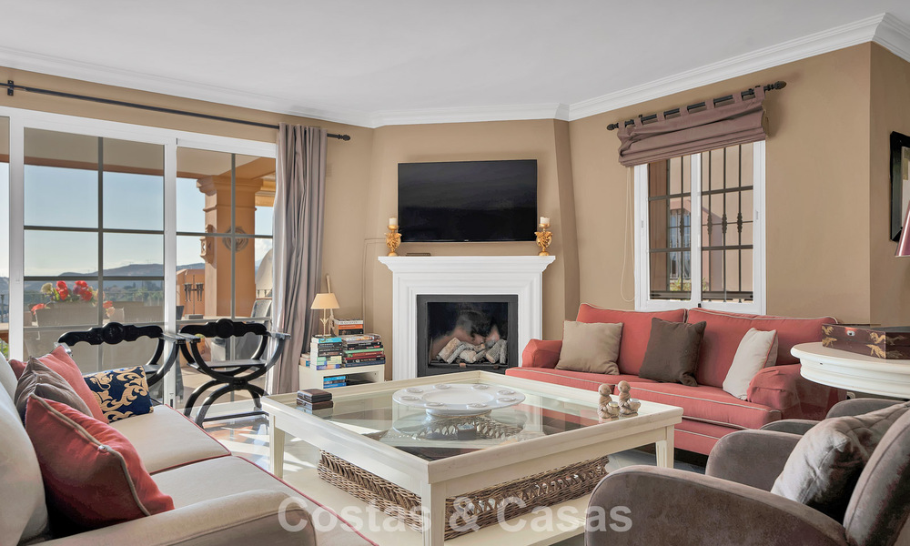 Amplio apartamento con vistas panorámicas en venta en Marbella - Benahavis 777642