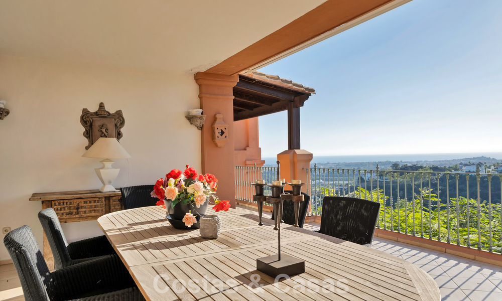 Amplio apartamento con vistas panorámicas en venta en Marbella - Benahavis 777655
