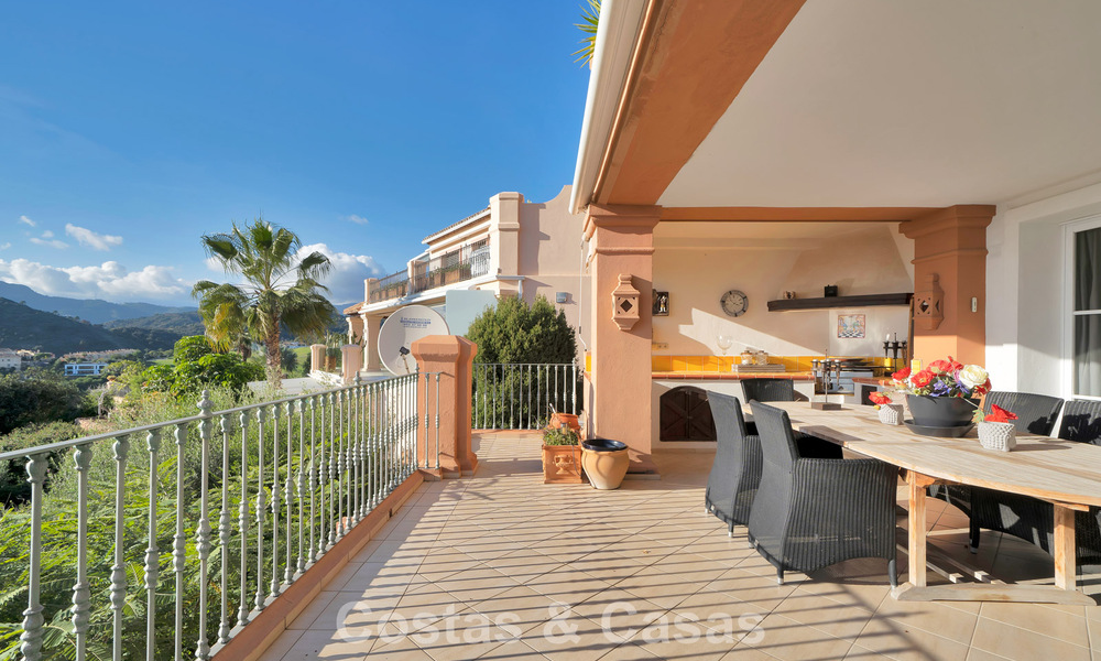 Amplio apartamento con vistas panorámicas en venta en Marbella - Benahavis 777660