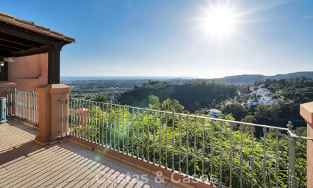 Amplio apartamento con vistas panorámicas en venta en Marbella - Benahavis 777664