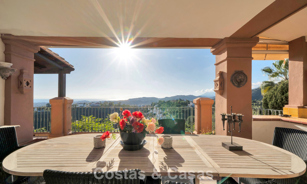 Amplio apartamento con vistas panorámicas en venta en Marbella - Benahavis 777665