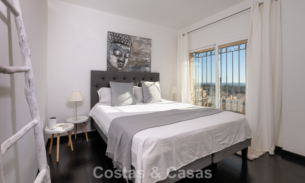 Precioso ático dúplex en venta, a poca distancia de los servicios y la playa en Elviria, Marbella 777775