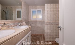 Precioso ático dúplex en venta, a poca distancia de los servicios y la playa en Elviria, Marbella 777776 