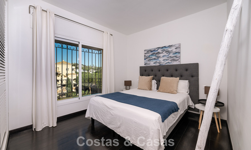 Precioso ático dúplex en venta, a poca distancia de los servicios y la playa en Elviria, Marbella 777777