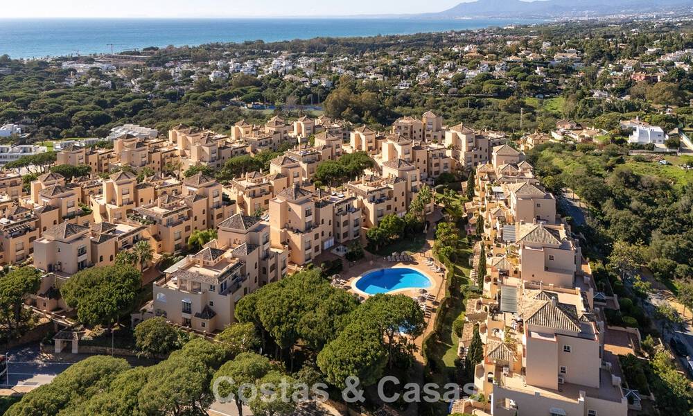 Precioso ático dúplex en venta, a poca distancia de los servicios y la playa en Elviria, Marbella 777778