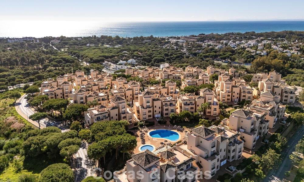 Precioso ático dúplex en venta, a poca distancia de los servicios y la playa en Elviria, Marbella 777779