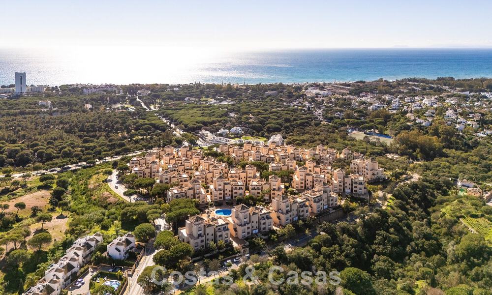 Precioso ático dúplex en venta, a poca distancia de los servicios y la playa en Elviria, Marbella 777781