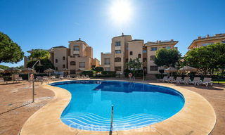 Precioso ático dúplex en venta, a poca distancia de los servicios y la playa en Elviria, Marbella 777784 