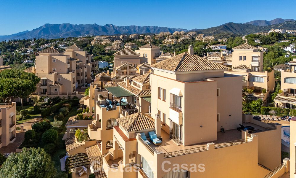 Precioso ático dúplex en venta, a poca distancia de los servicios y la playa en Elviria, Marbella 777789