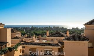 Precioso ático dúplex en venta, a poca distancia de los servicios y la playa en Elviria, Marbella 777807 