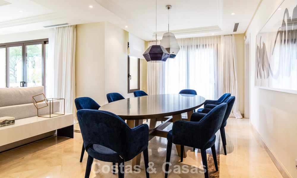 Apartamento de alta gama en venta en un complejo cerrado en Nueva Andalucía, Marbella 777678