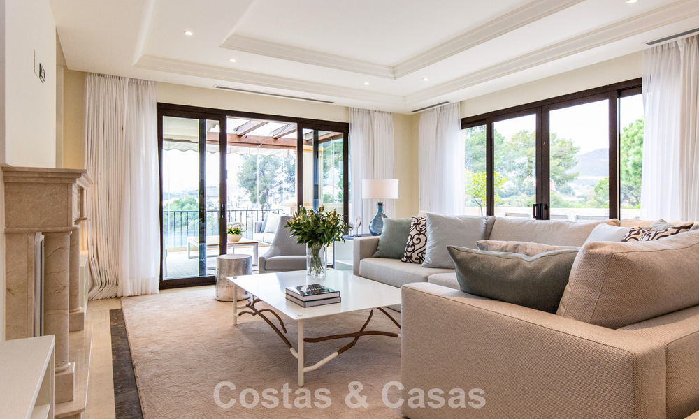 Apartamento de alta gama en venta en un complejo cerrado en Nueva Andalucía, Marbella 777679