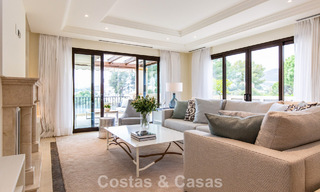 Apartamento de alta gama en venta en un complejo cerrado en Nueva Andalucía, Marbella 777679 