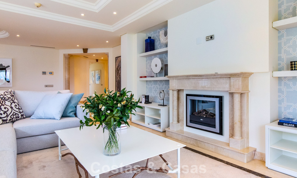 Apartamento de alta gama en venta en un complejo cerrado en Nueva Andalucía, Marbella 777680