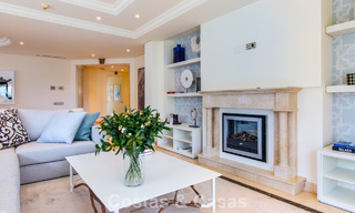 Apartamento de alta gama en venta en un complejo cerrado en Nueva Andalucía, Marbella 777680 