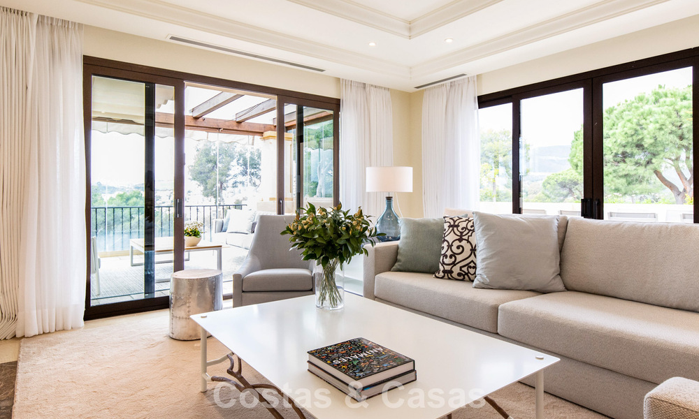 Apartamento de alta gama en venta en un complejo cerrado en Nueva Andalucía, Marbella 777681