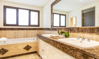 Apartamento de alta gama en venta en un complejo cerrado en Nueva Andalucía, Marbella 777690 