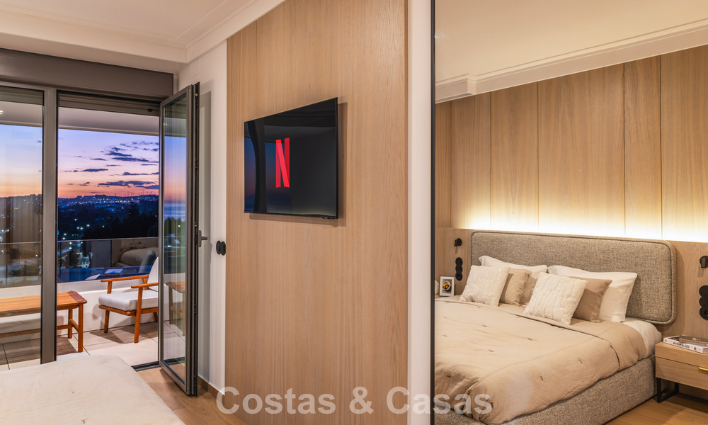 Villa adosada de diseño modernista con vistas al mar en venta en un complejo turístico líder en Mijas Costa, Costa del Sol 777834