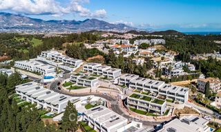 Villa adosada de diseño modernista con vistas al mar en venta en un complejo turístico líder en Mijas Costa, Costa del Sol 777839 