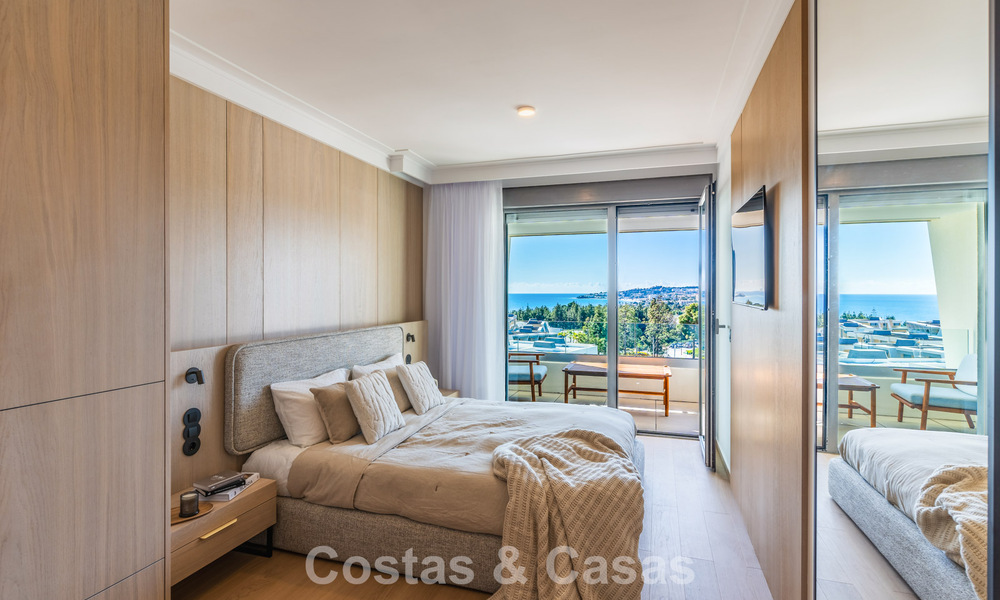 Villa adosada de diseño modernista con vistas al mar en venta en un complejo turístico líder en Mijas Costa, Costa del Sol 777840