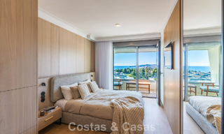 Villa adosada de diseño modernista con vistas al mar en venta en un complejo turístico líder en Mijas Costa, Costa del Sol 777840 