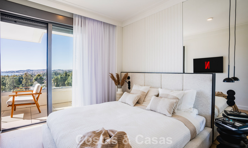Villa adosada de diseño modernista con vistas al mar en venta en un complejo turístico líder en Mijas Costa, Costa del Sol 777845