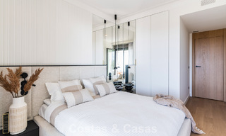 Villa adosada de diseño modernista con vistas al mar en venta en un complejo turístico líder en Mijas Costa, Costa del Sol 777846 