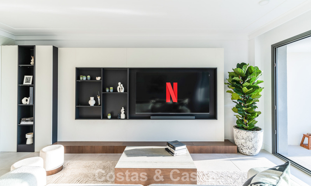 Villa adosada de diseño modernista con vistas al mar en venta en un complejo turístico líder en Mijas Costa, Costa del Sol 777857