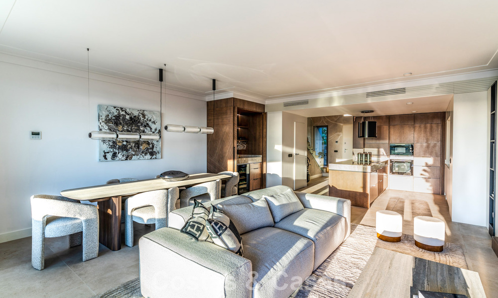 Villa adosada de diseño modernista con vistas al mar en venta en un complejo turístico líder en Mijas Costa, Costa del Sol 777867