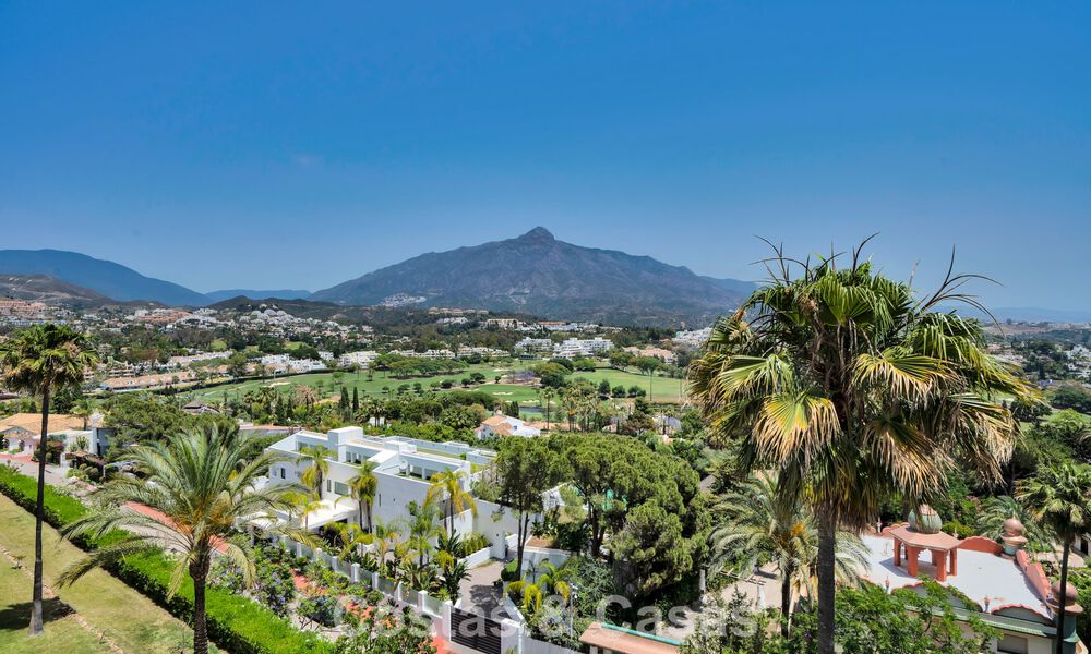 Lujoso ático dúplex con piscina privada en venta en el Valle del Golf de Nueva Andalucía, Marbella 777874