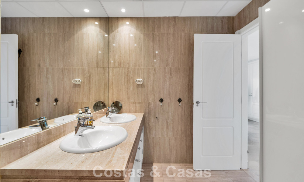 Lujoso ático dúplex con piscina privada en venta en el Valle del Golf de Nueva Andalucía, Marbella 777880