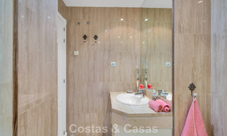 Lujoso ático dúplex con piscina privada en venta en el Valle del Golf de Nueva Andalucía, Marbella 777884 