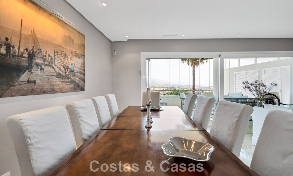 Lujoso ático dúplex con piscina privada en venta en el Valle del Golf de Nueva Andalucía, Marbella 777897